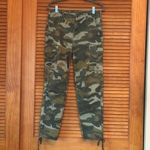 MOTHER DENIM The Sir Yes Sir green Camo Cargo pants - size 27